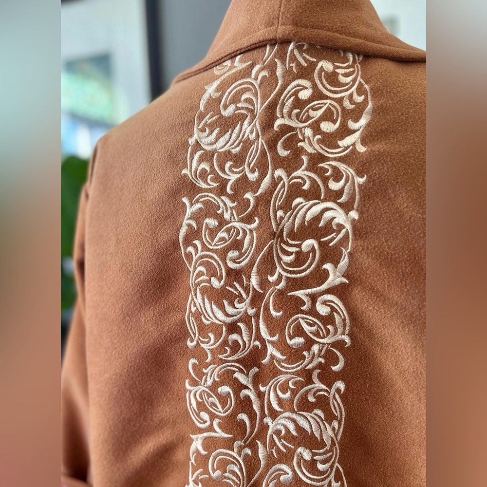 Embroidered coat, crafted from upcycled blanket, fully lined, ladies' size XS-S - Picture 7 of 11